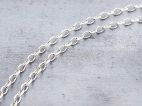 18 inches of 925 Sterling Silver Oval Rolo Chain 2.6x3.8 mm.